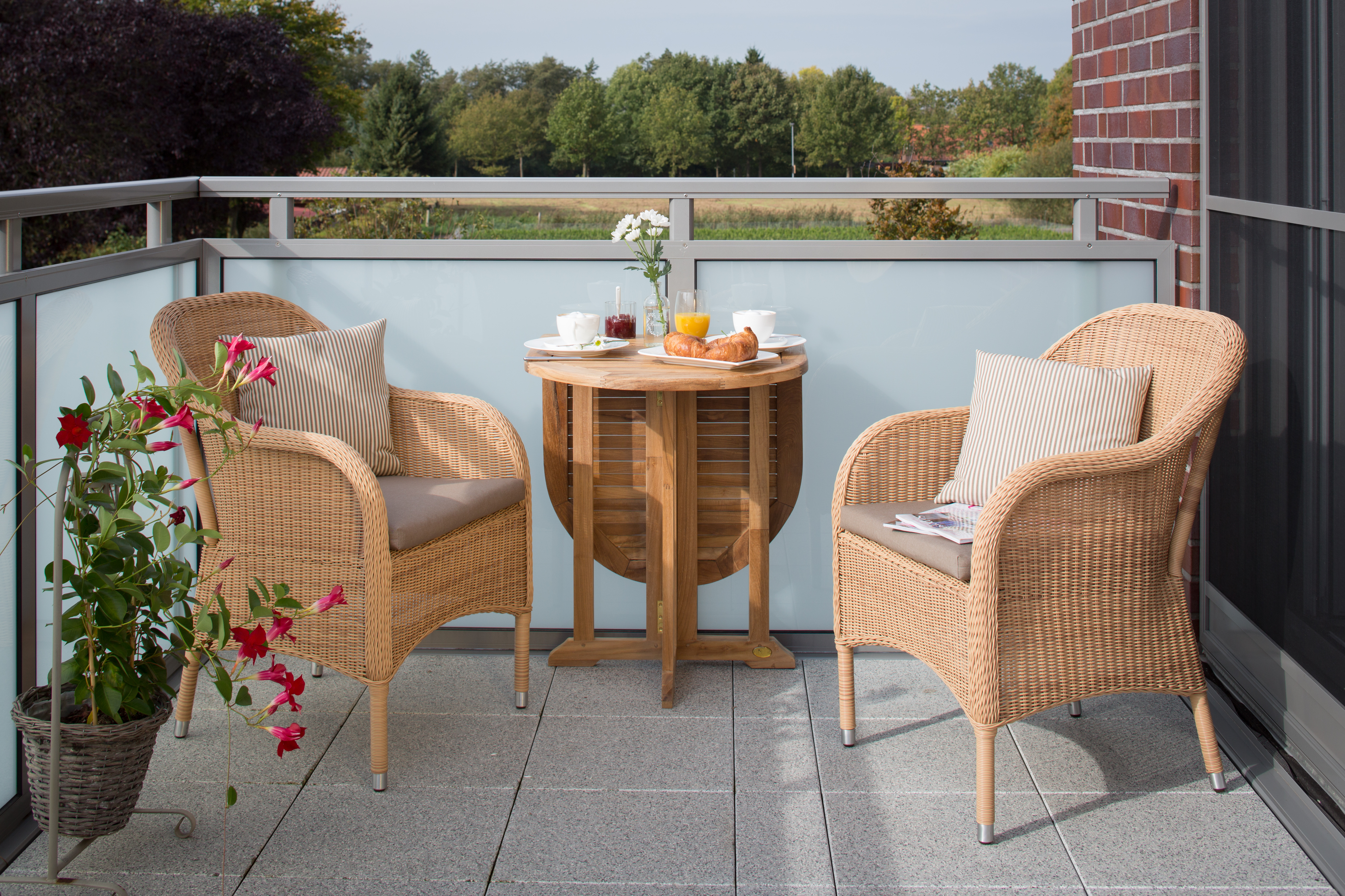 62908_96027_balcony_klapptisch_classic_sessel_honey_dessin123