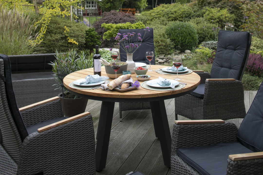 40624_69283c_40674_miraflor_dining_relaxsessel_8mm_sm_gr_teakarm_vermont_tisch_rund_130cm_miraflor_juan_kissenbox_8mm_smokey_grey-4